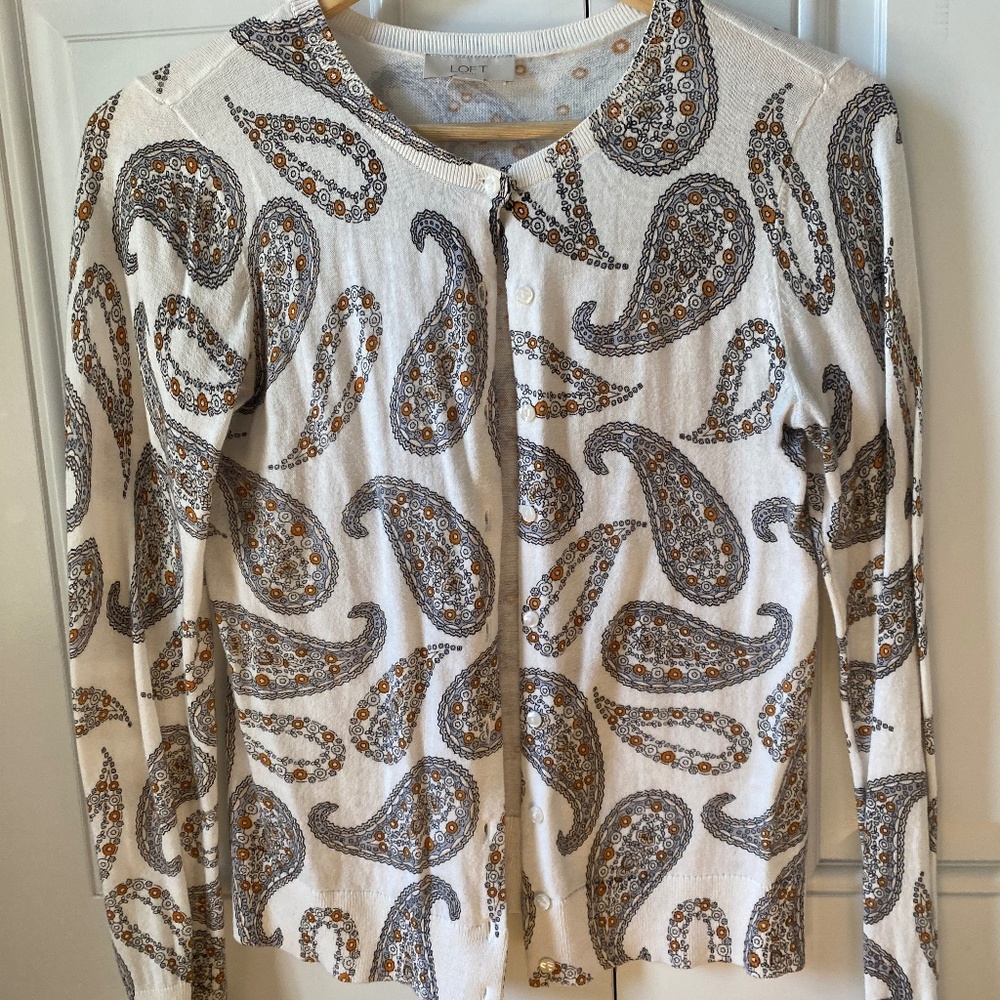 Loft - Cardigan white paisley print size small